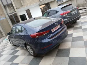 Hyundai Elantra SE Sedan FWD (2.0L 4cyl 6M) 2017 Blue