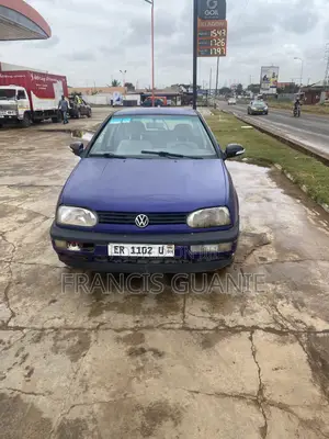 Volkswagen Golf 2000 Blue