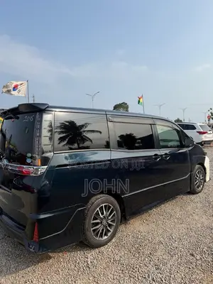 Toyota Voxy X 2WD 8-Seater 2015 Black