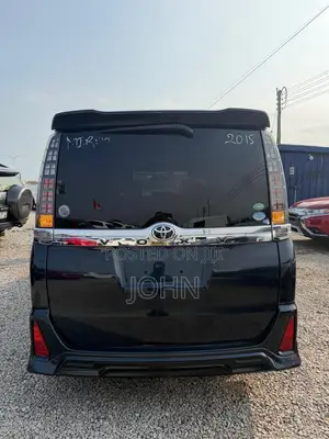 Toyota Voxy X 2WD 8-Seater 2015 Black