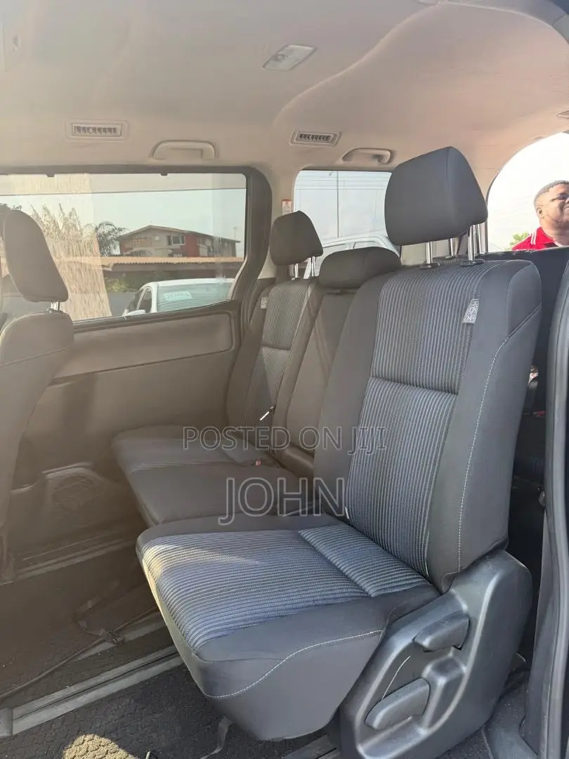 Toyota Voxy X 2WD 8-Seater 2015 Black