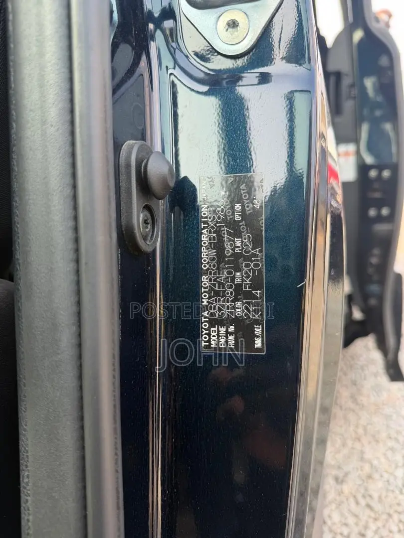 Toyota Voxy X 2WD 8-Seater 2015 Black