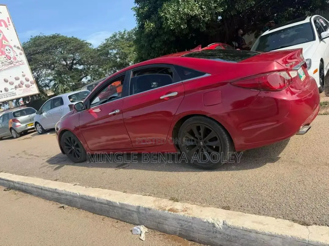 Hyundai Sonata 2012 Red