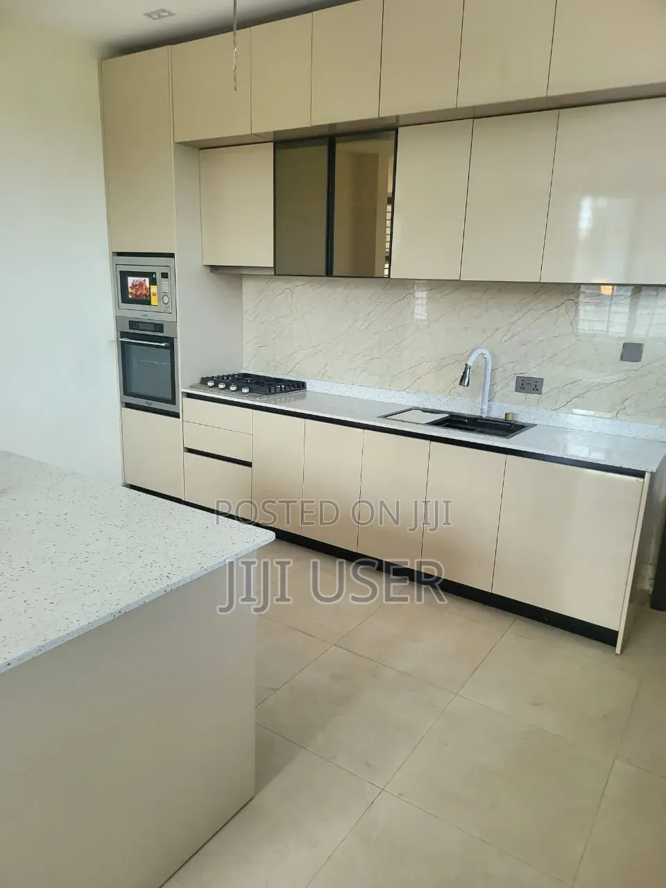 4bdrm House in Devtraco Road, Accra Metropolitan for sale