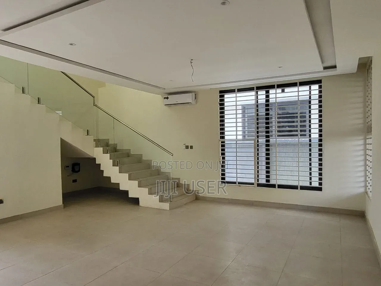 4bdrm House in Devtraco Road, Accra Metropolitan for sale