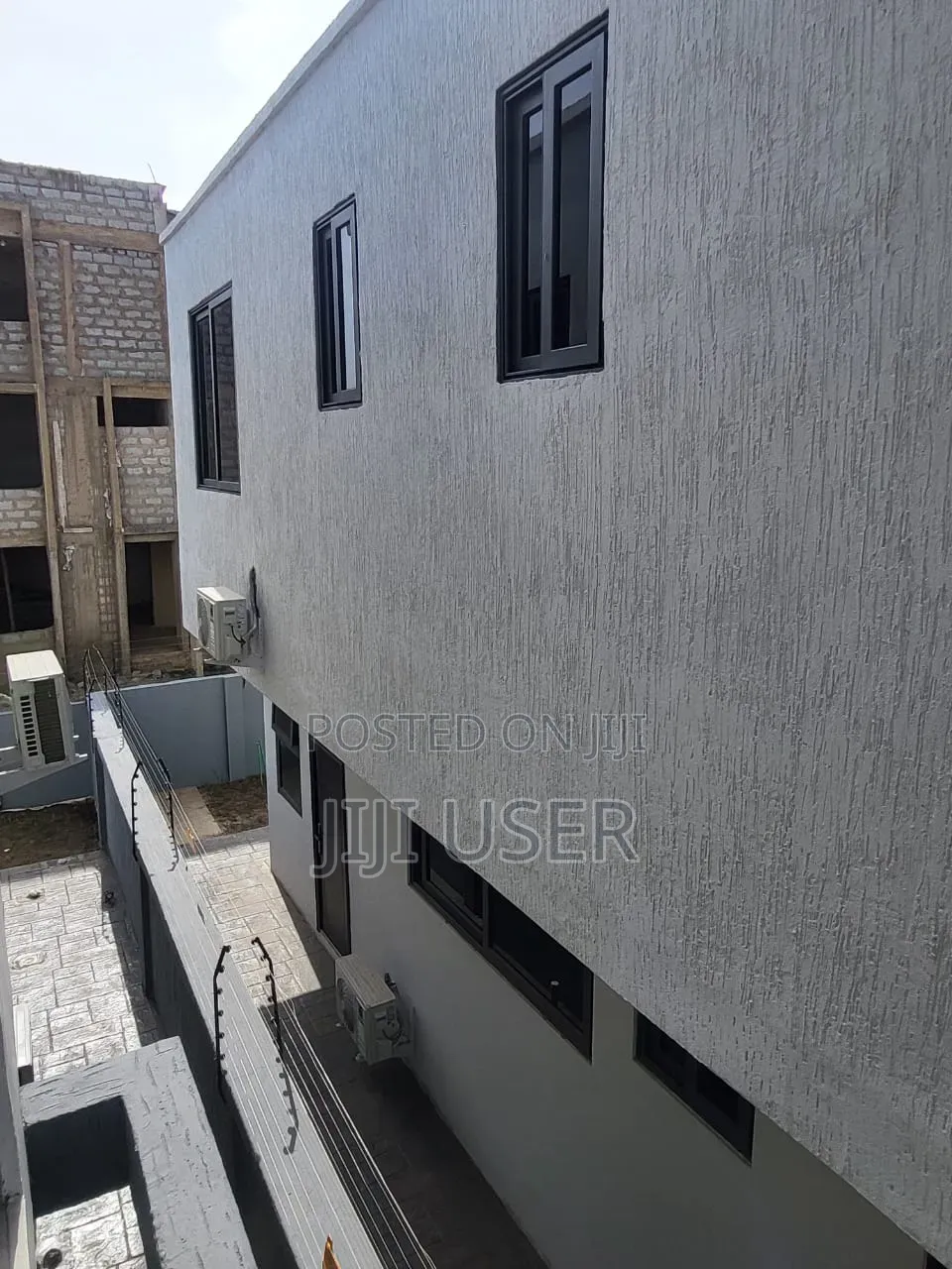4bdrm House in Devtraco Road, Accra Metropolitan for sale
