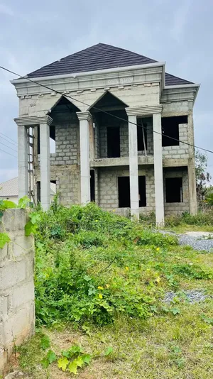 6bdrm Duplex in Ablekuma Manhean for sale