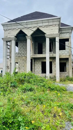 6bdrm Duplex in Ablekuma Manhean for sale