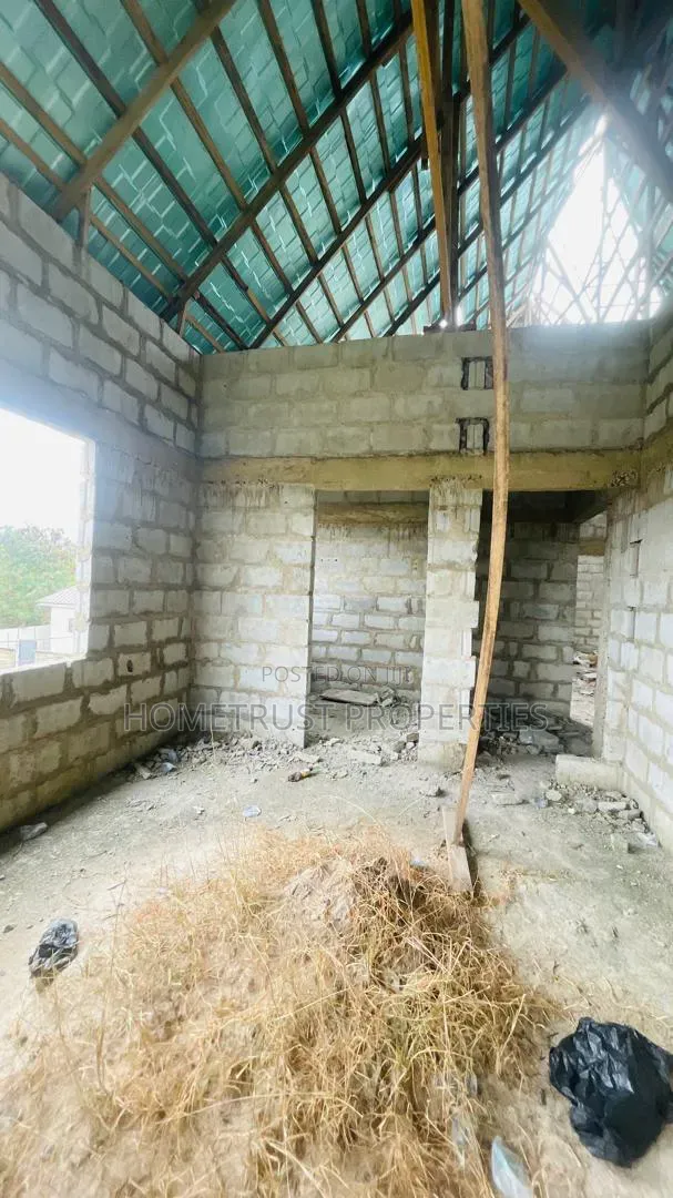 6bdrm Duplex in Ablekuma Manhean for sale