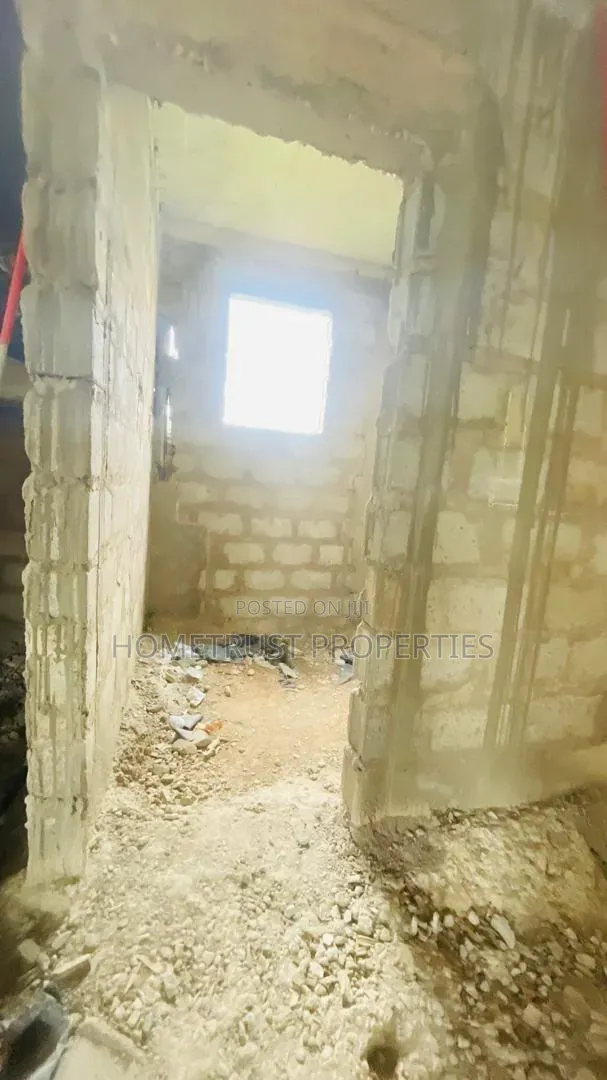 6bdrm Duplex in Ablekuma Manhean for sale