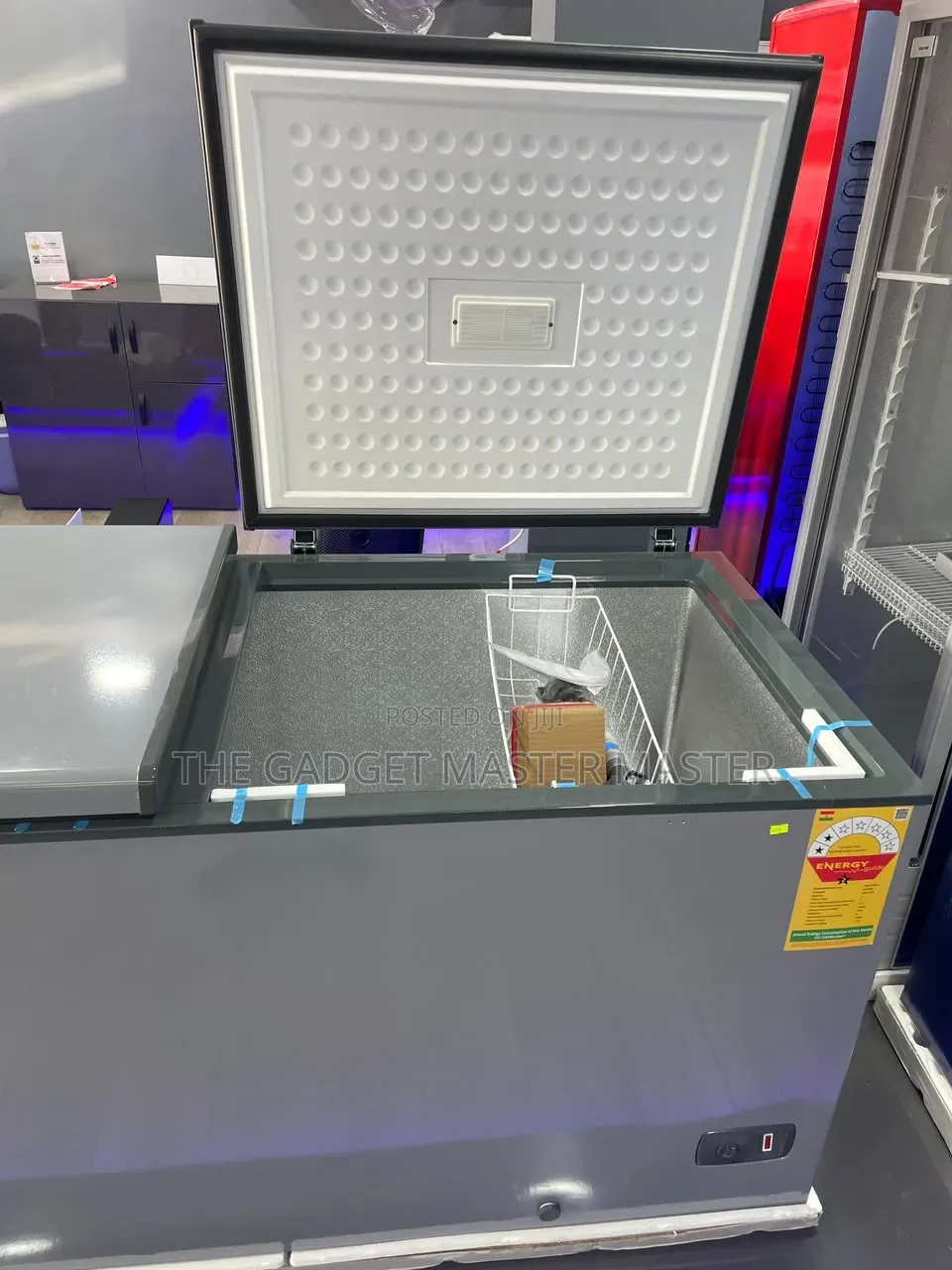 Gold Star GSAF-630L Double Door Chest Freezer