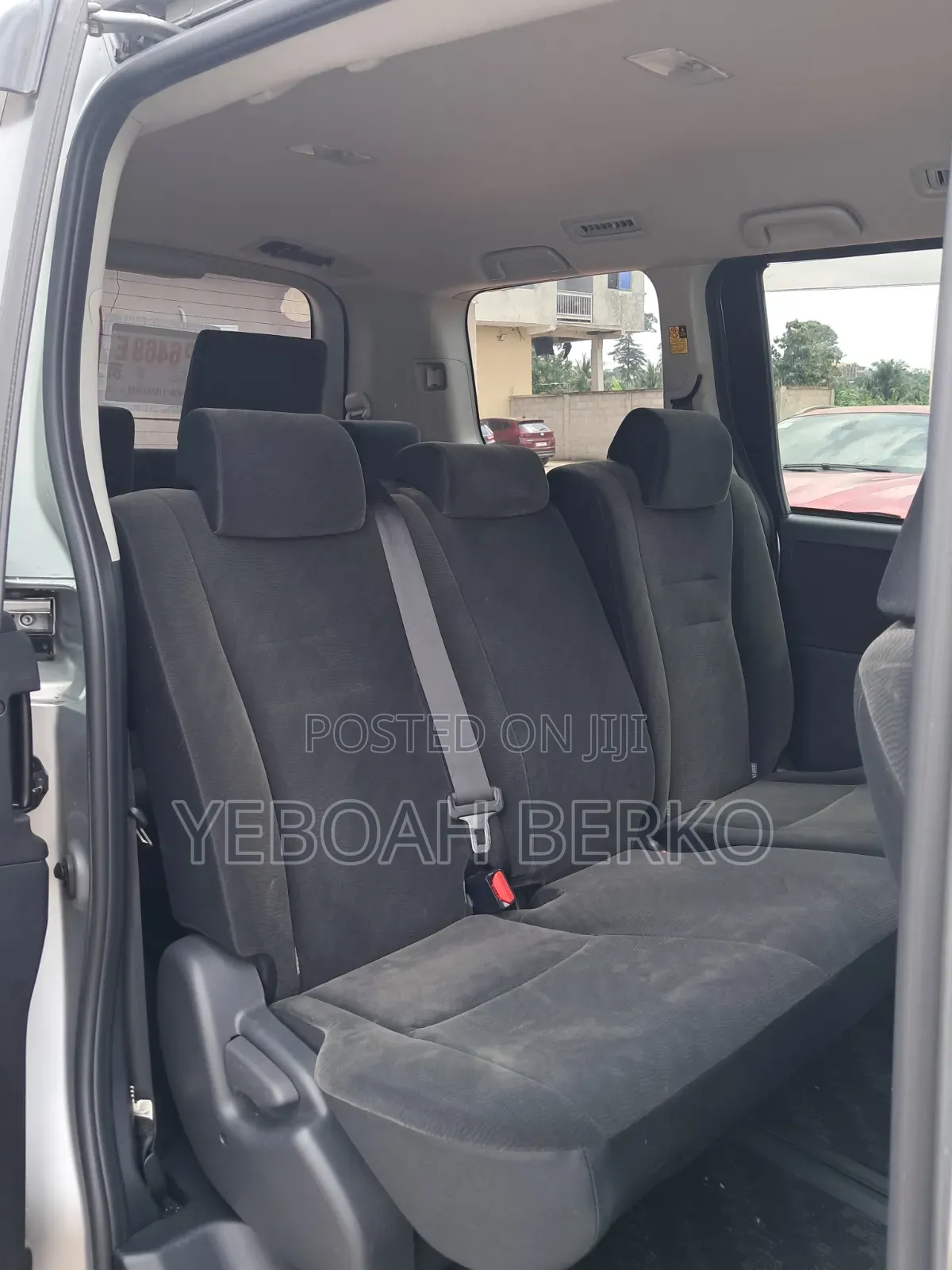 Toyota Voxy 2013 Silver