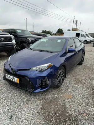 Toyota Corolla SE (1.8L 4cyl 2A) 2018 Blue