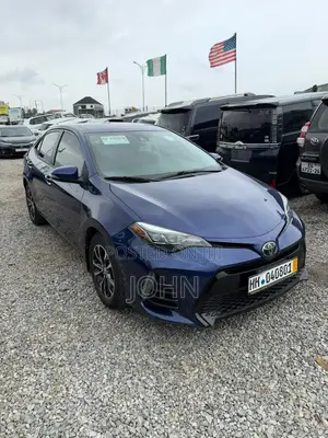 Toyota Corolla SE (1.8L 4cyl 2A) 2018 Blue