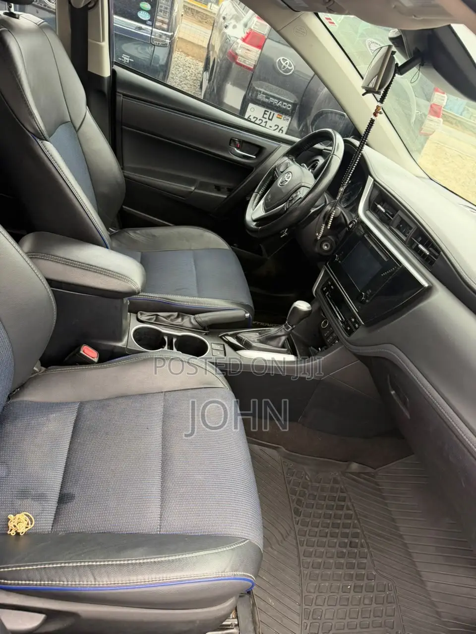 Toyota Corolla SE (1.8L 4cyl 2A) 2018 Blue