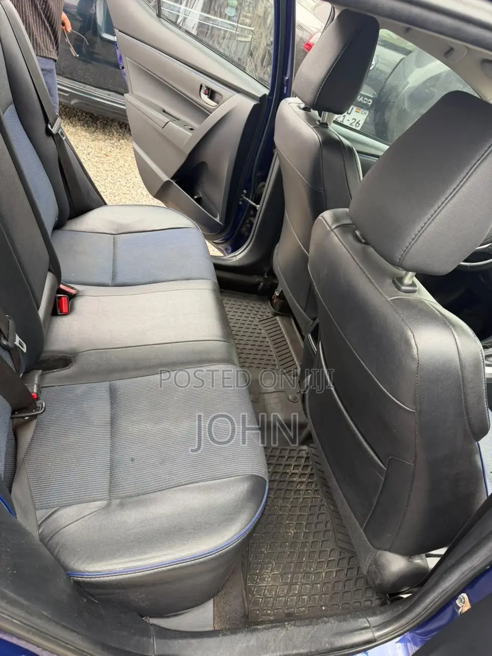 Toyota Corolla SE (1.8L 4cyl 2A) 2018 Blue
