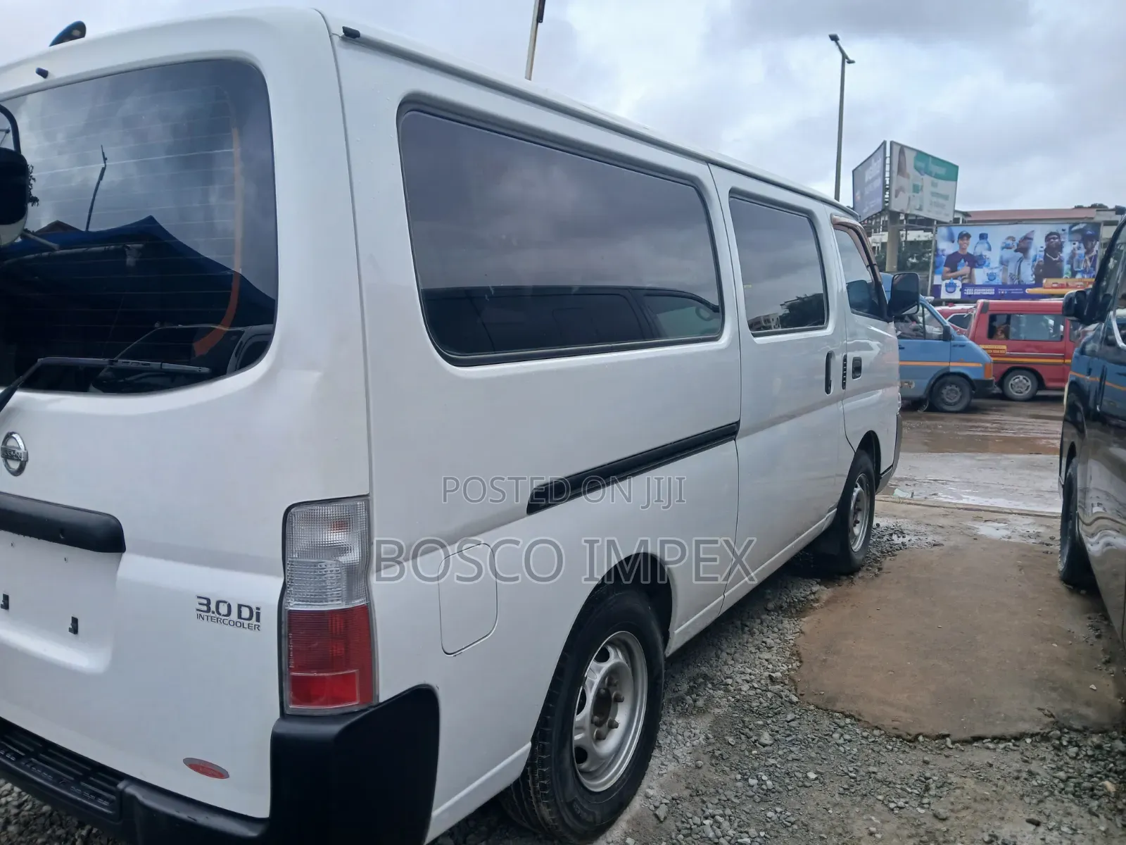 Nissan Caravan (Urvan) 2008 White
