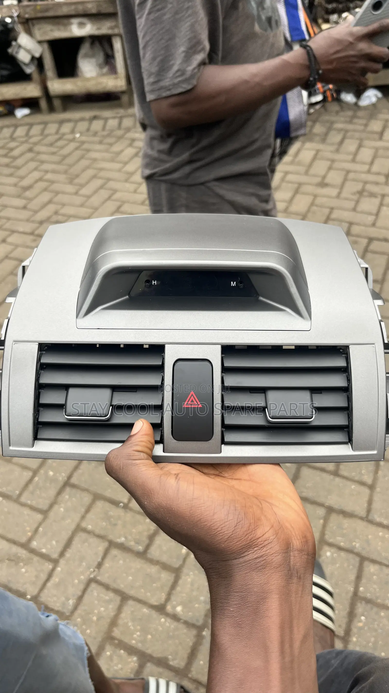 Toyota Corolla AC Vent With Clock(09-12)
