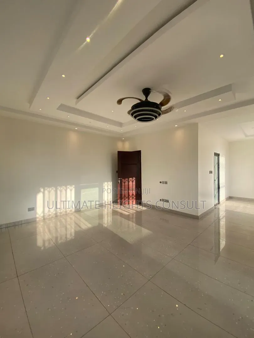 4bdrm House in School Junction, Otano for sale