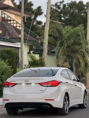 Hyundai Elantra Limited 4dr Sedan (1.8L 4cyl 6A) 2015 White