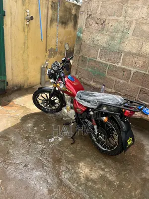 New Royal RY125 2026 Red
