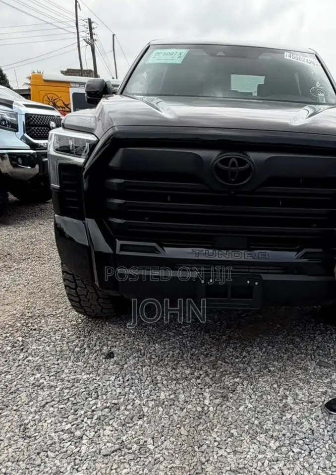 New Toyota Tundra Limited CrewMax 4WD SB w/6.5' Bed 2026 Black