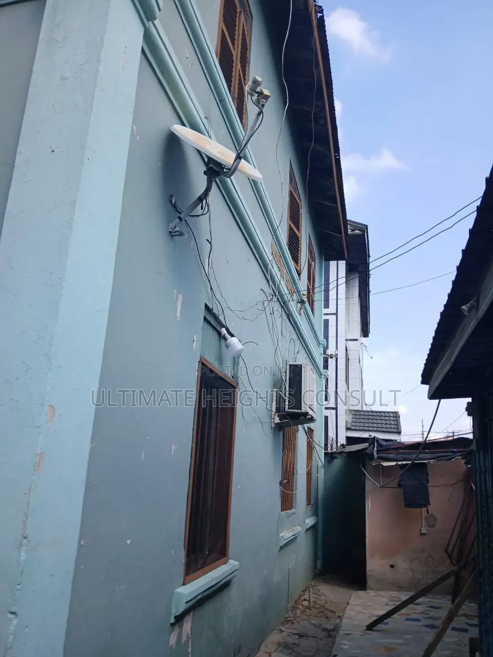 5bdrm House in Adabraka, Cathedral Area for sale
