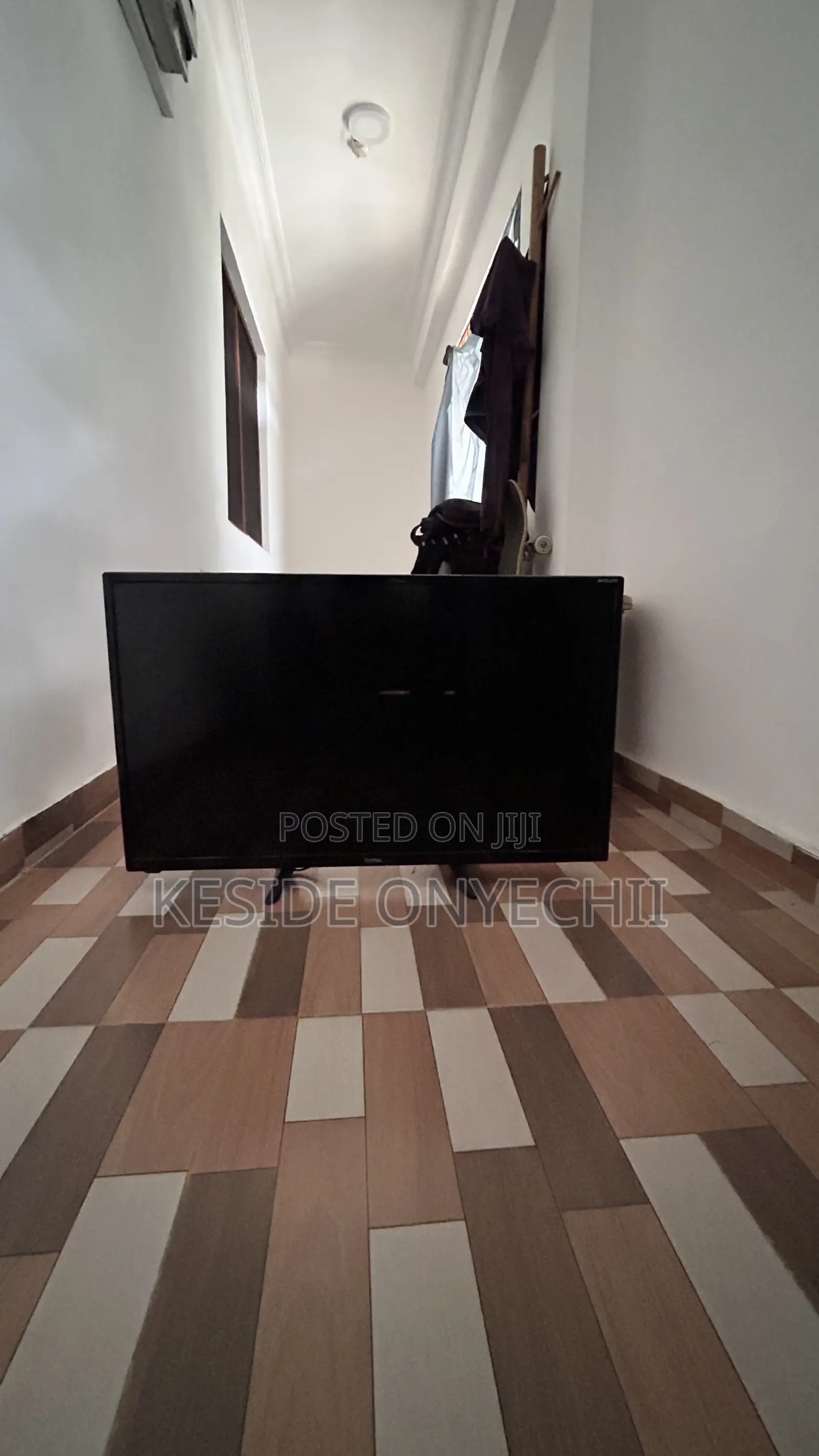 Syinix 32" Digital Satellite TV