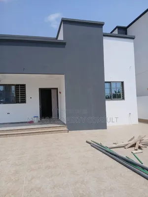 3bdrm House in Community 19 Lashibi for sale