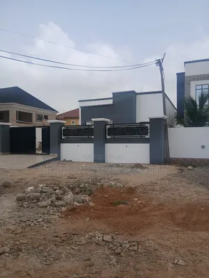 3bdrm House in Community 19 Lashibi for sale