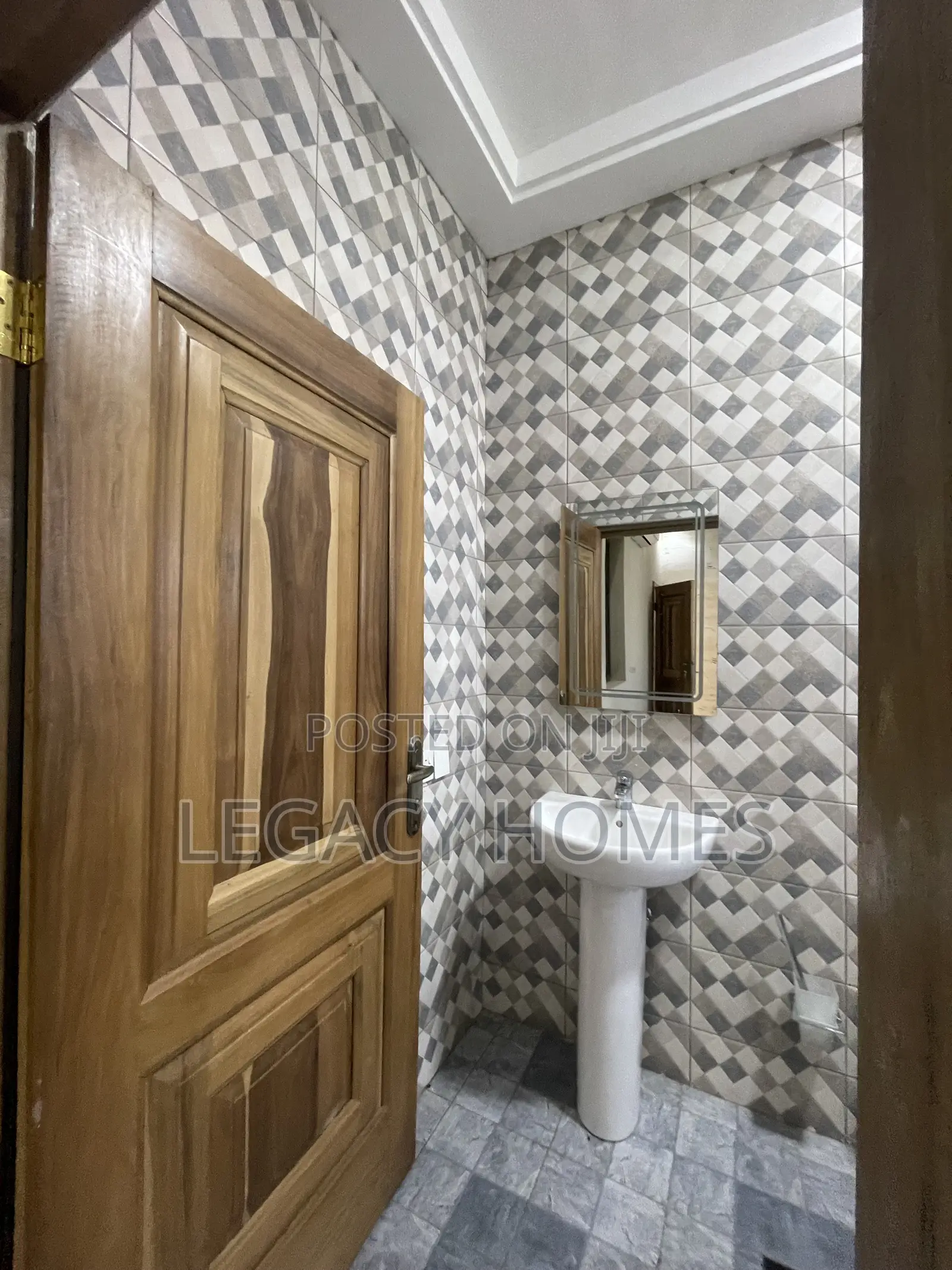 2bdrm Apartment in Haatso, Asore Junction for rent