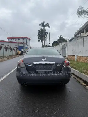 Nissan Altima 3.5 SR Sedan 2012 Gray