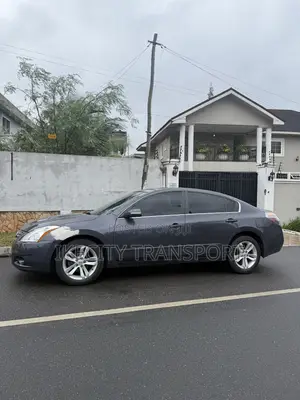 Nissan Altima 3.5 SR Sedan 2012 Gray