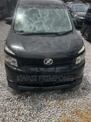 Toyota Voxy V 4WD 8-Seater 2013 Matt Black