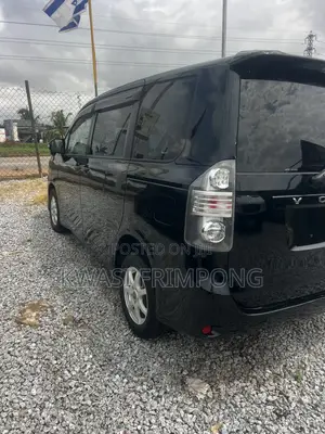 Toyota Voxy V 4WD 8-Seater 2013 Matt Black