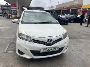 Toyota Vitz 2013 White