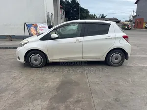 Toyota Vitz 2013 White