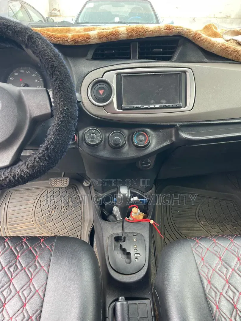 Toyota Vitz 2013 White