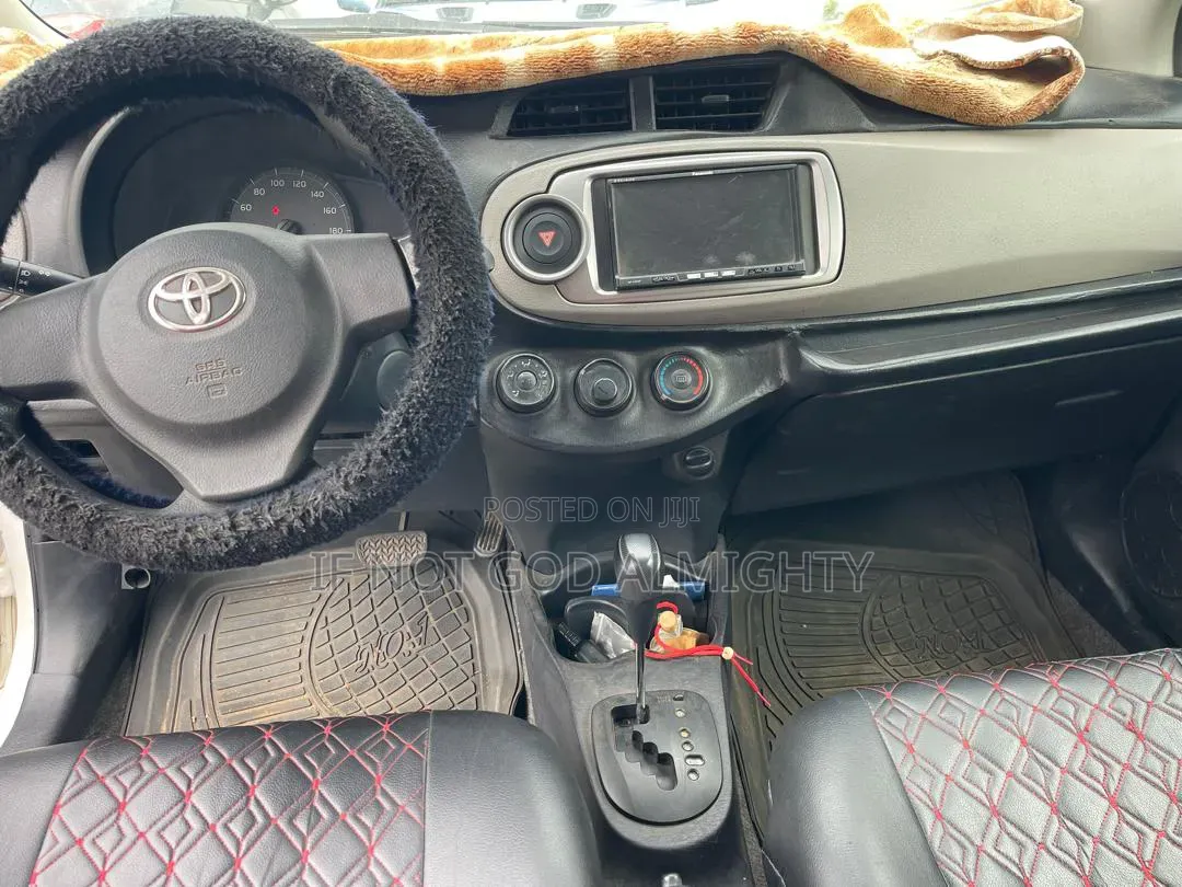 Toyota Vitz 2013 White