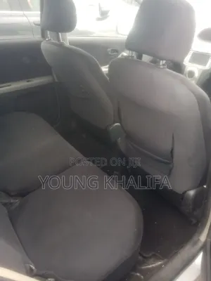 Toyota Vitz 2010 Silver