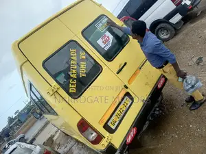 Mercedes-Benz Sprinter 2008 Yellow