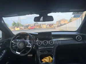 Mercedes-Benz C300 2016 White