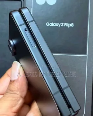 New Samsung Galaxy Z Flip8 256 GB Black