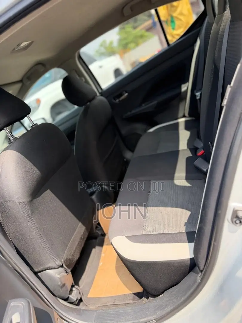 Nissan Versa 1.6 SV 2021 Gray