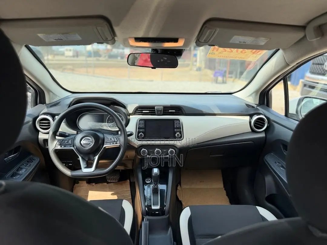 Nissan Versa 1.6 SV 2021 Gray