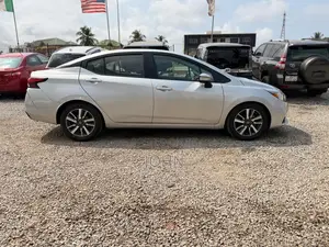 Nissan Versa 1.6 SV 2021 Gray