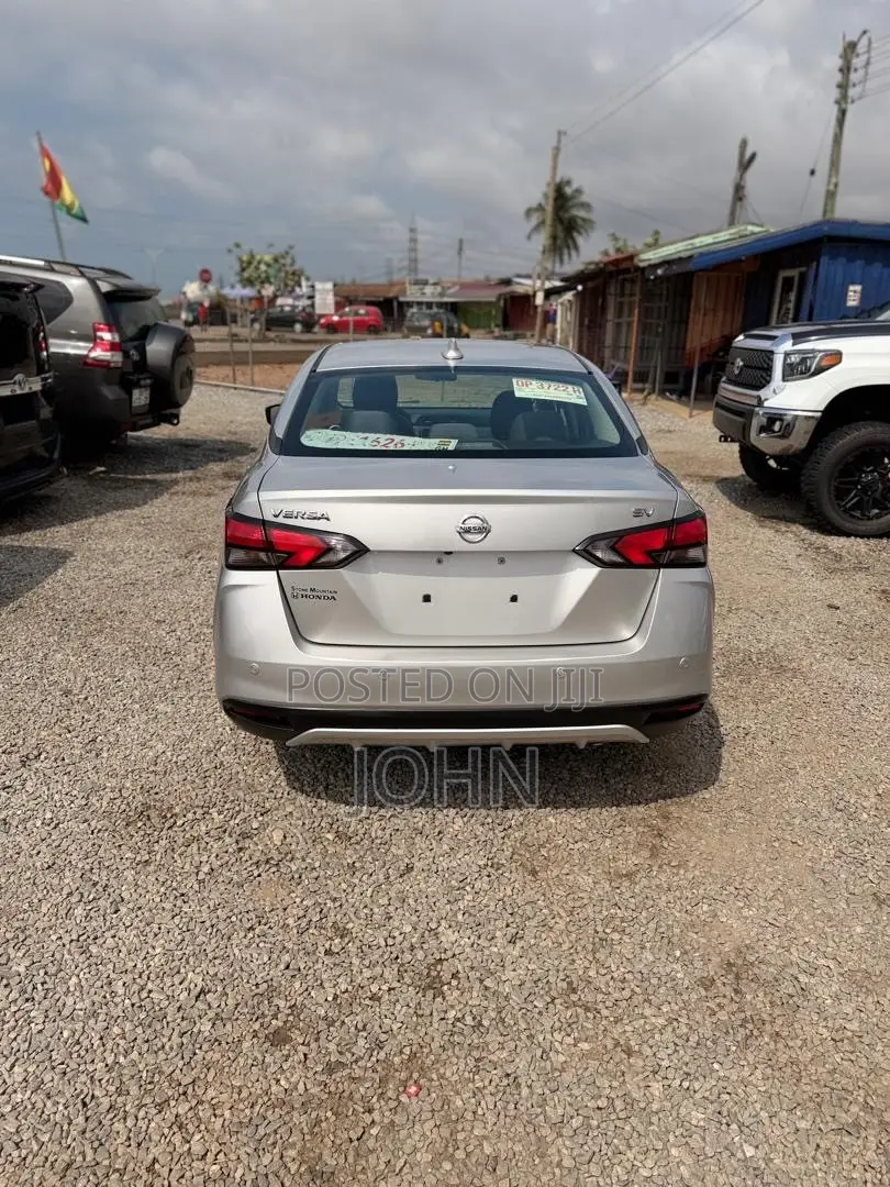 Nissan Versa 1.6 SV 2021 Gray