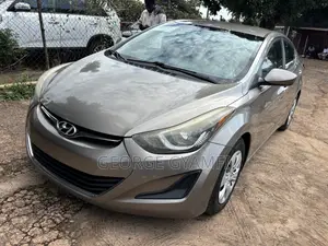 Hyundai Elantra SE 4dr Sedan (1.8L 4cyl 6A) 2015 Brown