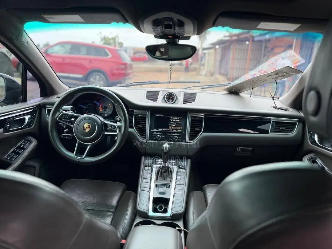 Porsche Macan Turbo 2016 Black