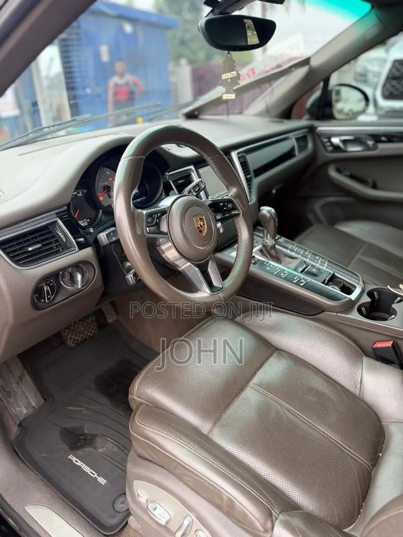 Porsche Macan Turbo 2016 Black